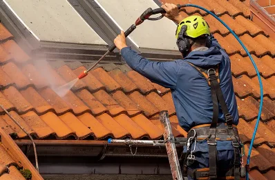 Démoussage et hydrofuge de toiture à Coupru